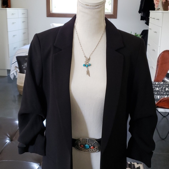 Cleaning out closet 😍Sterling Silver Eagle Necklace - Picture 2 of 10